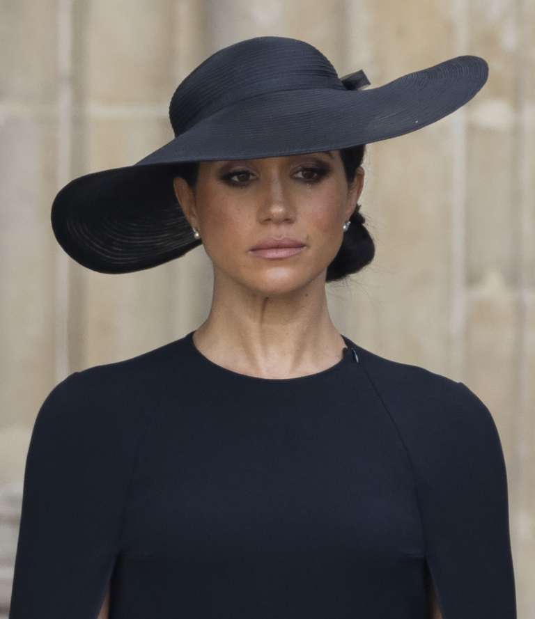 Nekateri poznavalci se bojijo, da je vse skupaj bila le farsa in da Meghan vodijo politični apetiti.