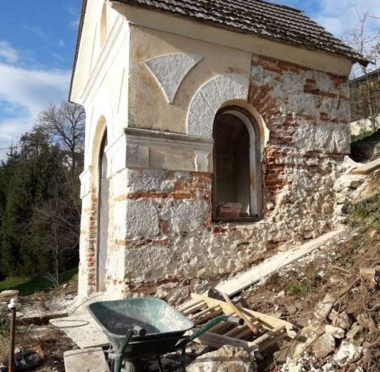 d06_kapelicapoodstranitviposkodometa.jpg