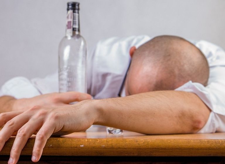 alcoholic-1939418_1280.jpg