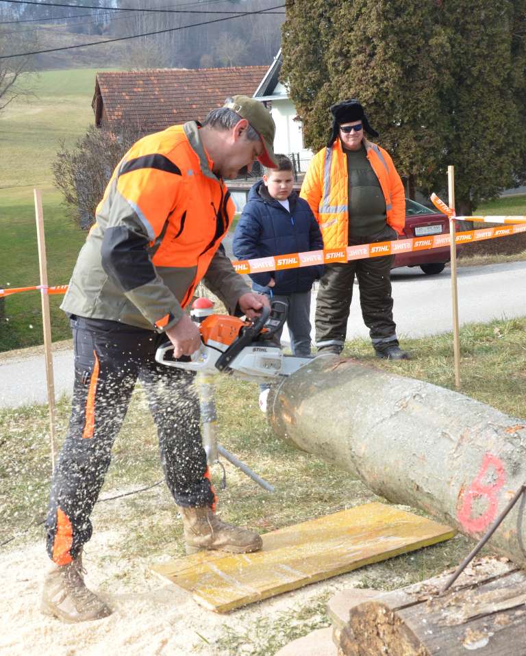 prosečka-vas, tekmovanje-v-hitrostnem-žaganju-z-motorno-žago, gorički-žagar