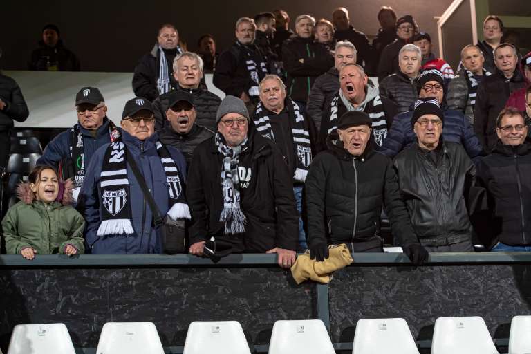 mura, koper, gledalci, tribune
