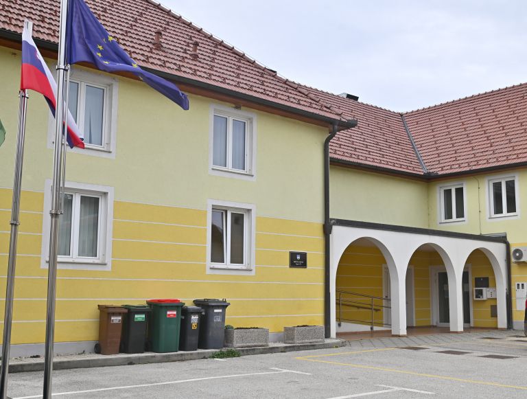 občina-grad, krajevni-urad-grad, občinska-uprava-grad