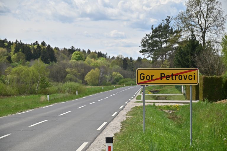 Gornji Petrovci, simbolična