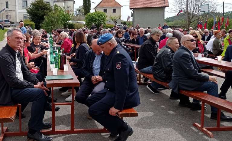 naslovn.jpg