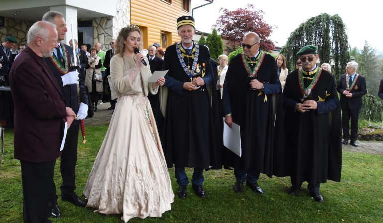 _nagovor_vinske_kraljice_slovenije_maja_pecaric.jpg