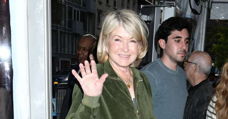 Martha Stewart z 81 leti najstarejši model v kopalkah.jpg