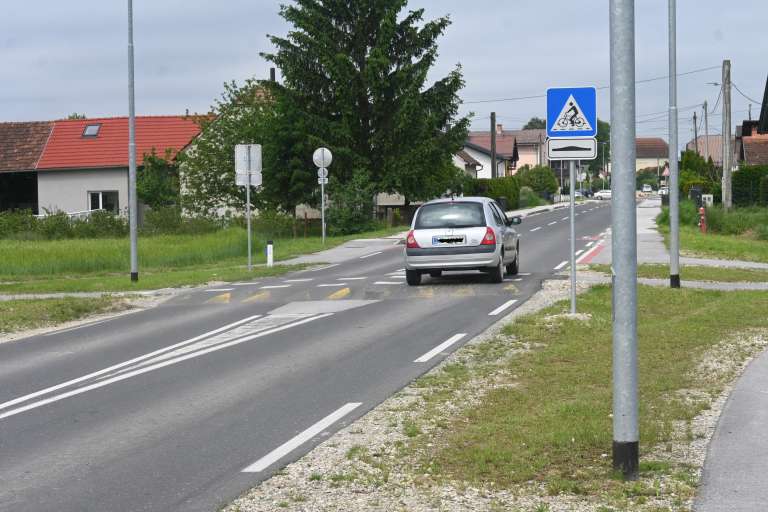 dokležovje, ležeči-policaji, umirjanje-prometa, ovira