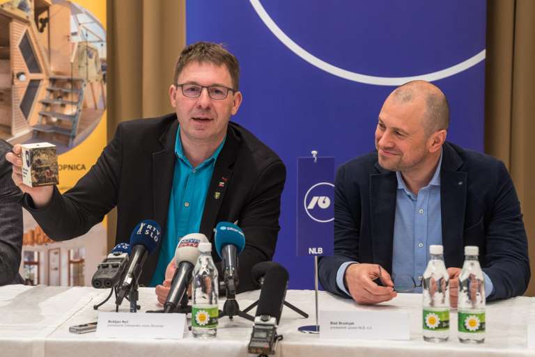 zveza_in_nlb__1_.jpg