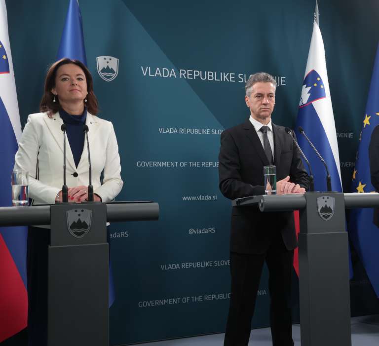 predstavitev, eno, leto, vlada, fajon, golob, mesec,