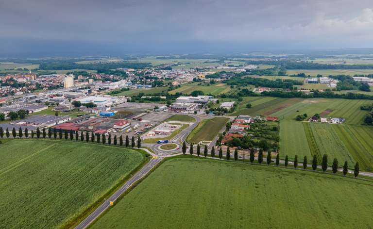simbolična, dron, murska-sobota, južna-obvoznica, drevored, krožišče, cesta, polja