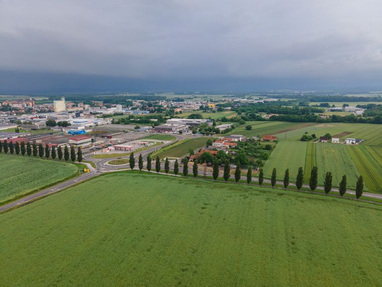 simbolična, dron, murska-sobota, južna-obvoznica, drevored, krožišče, cesta, polja