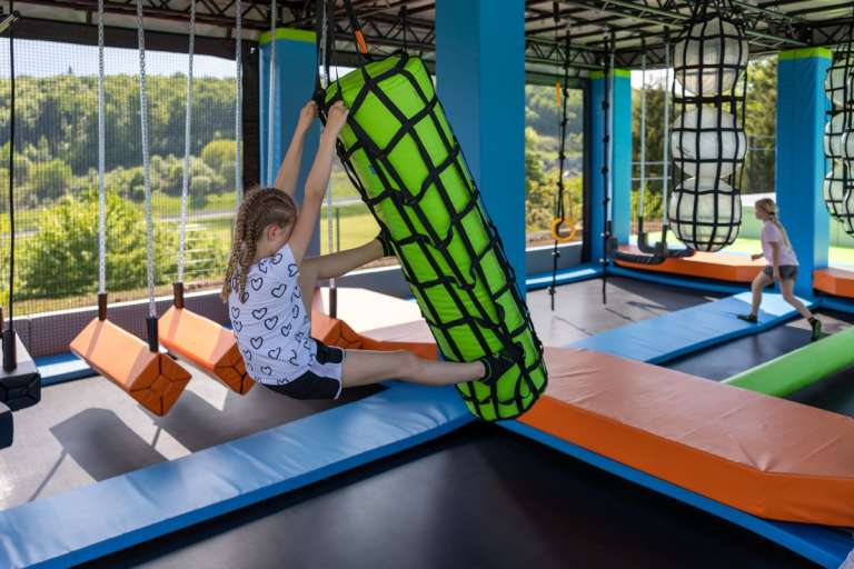 _trampolinski_park_03.jpg