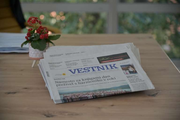naslovnica, vestnik, časopis
