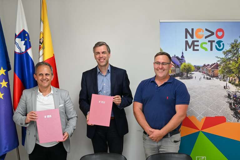 podpisnika_gm_in_db_v_druzbi_predsednika_ks.jpg