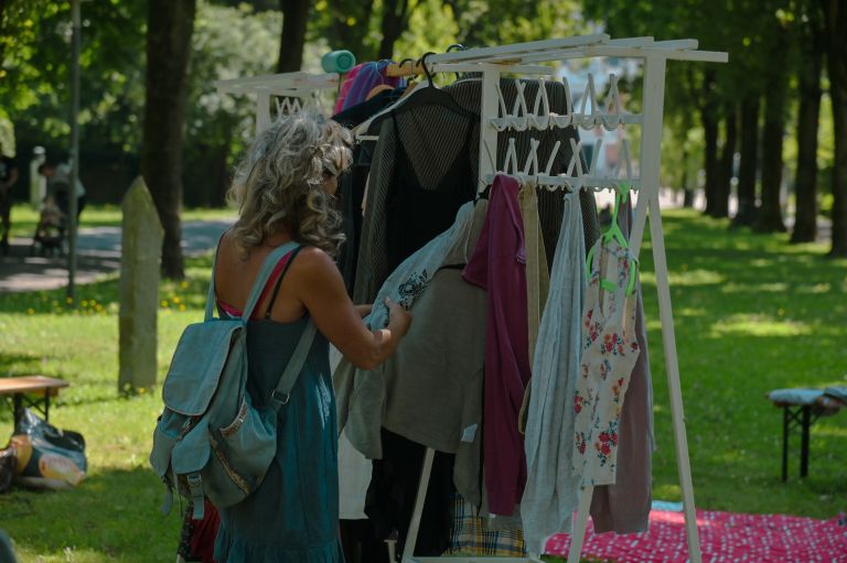 izmenjevalnica-oblačil, bazar-igrač, soboški-park, mikk, rabljena-oblačila