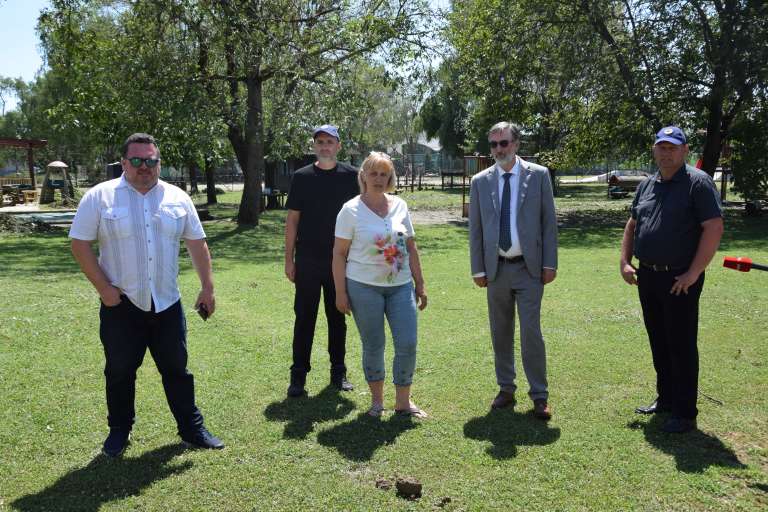 darjo-felda, minister, turnišče, ogled-škode, šola
