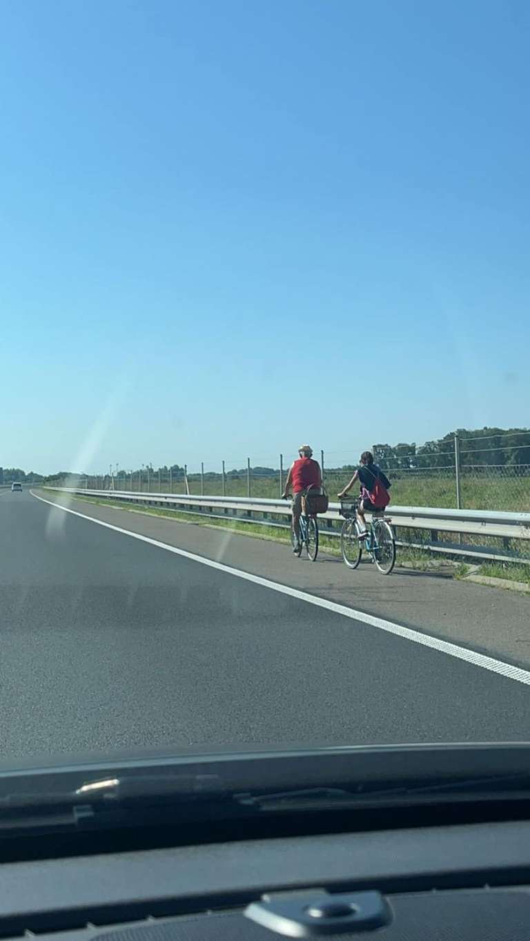 Kolesarja na Pomurski avtocesti