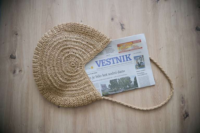 vestnik, časopis, naslovnica