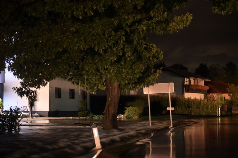 poplave, dolnja-bistrica, poplavljeno-cestišče