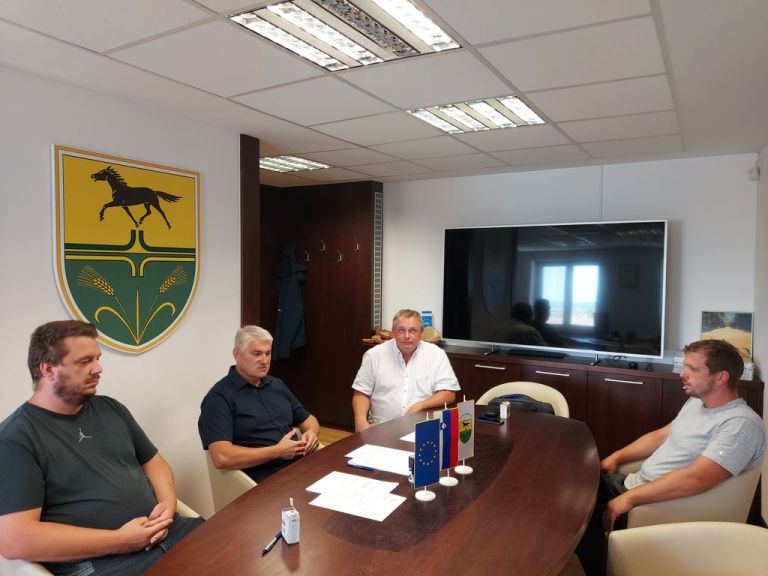 občina-križevci, rekonstrukcija, nograd