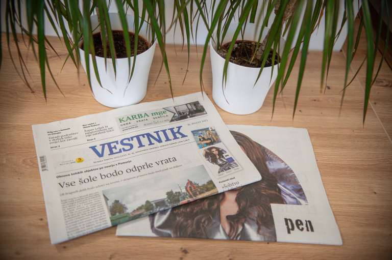 vestnik, naslovnica, novine