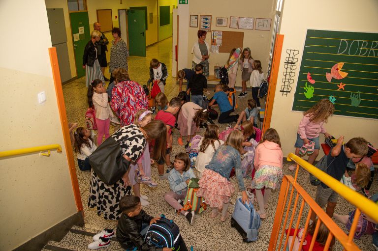 osnovna-šola-tišina, prvi-šolski-dan, amzs