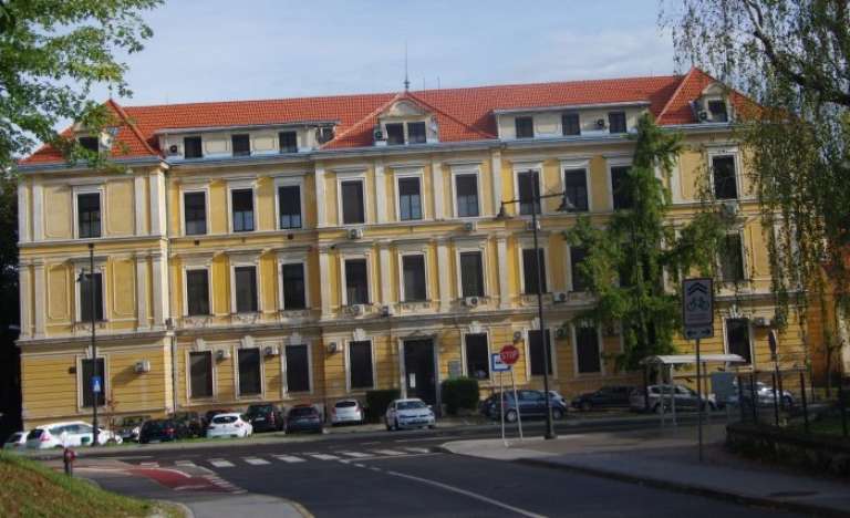 bolnica_nm_stara.jpg