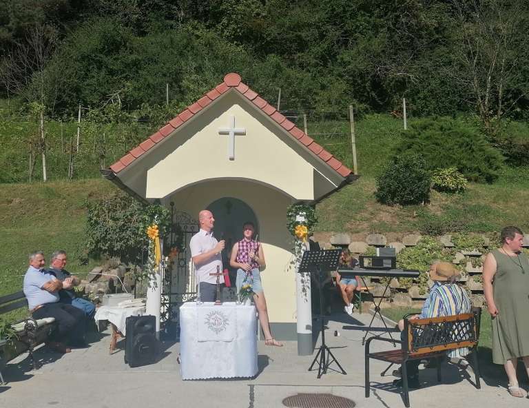 damijan_ganc_med_pozdravnim_govorom.jpg