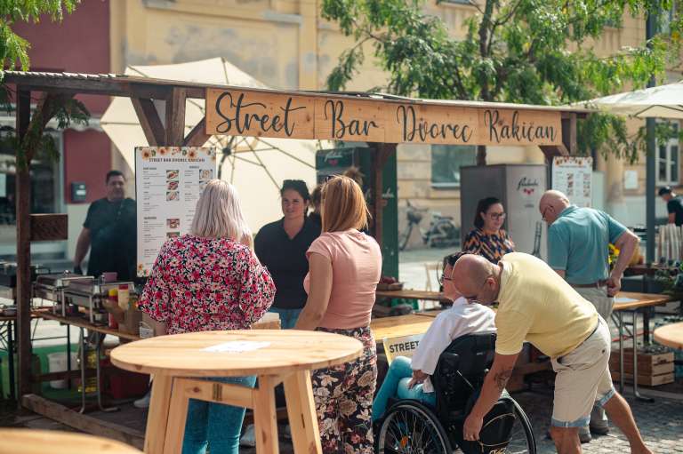 sočna-vilica, fast-food, hitra-hrana