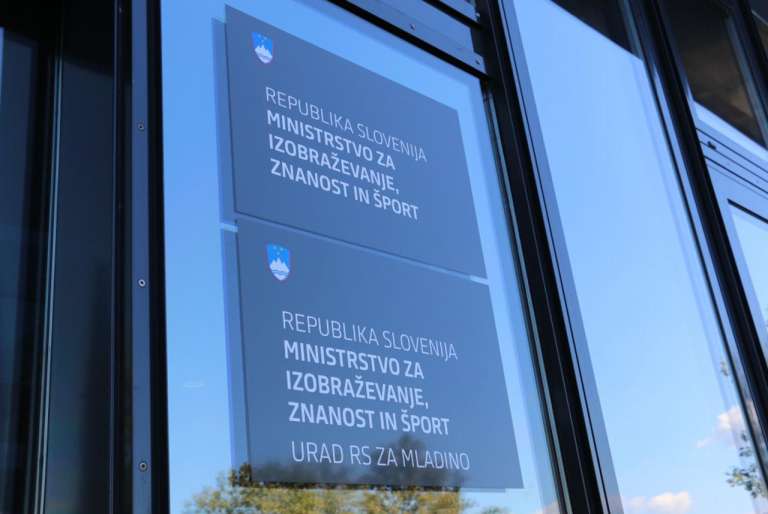 Urad RS za mladino