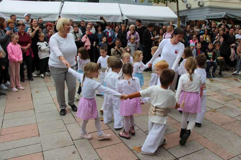 praznik_topliskega_jabolka64.jpg