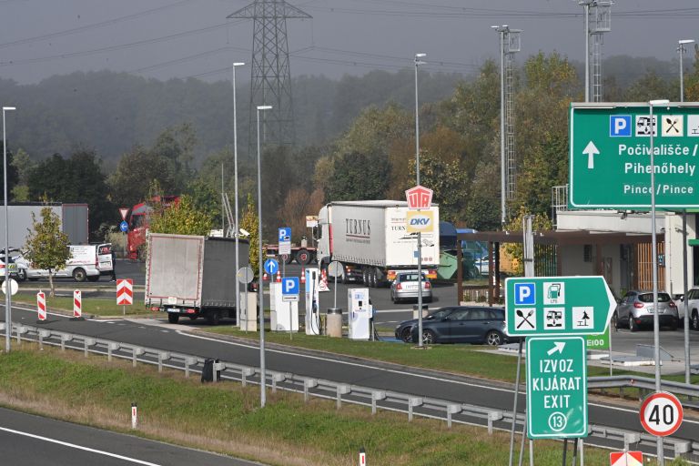 pince, meja
