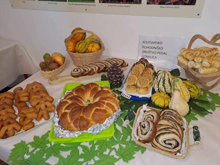 društvo-žena-kukeč, razstava-jedi, jedi-iz-fižola, kvašeno-testo, kukeč, občina-gornji-petrovci
