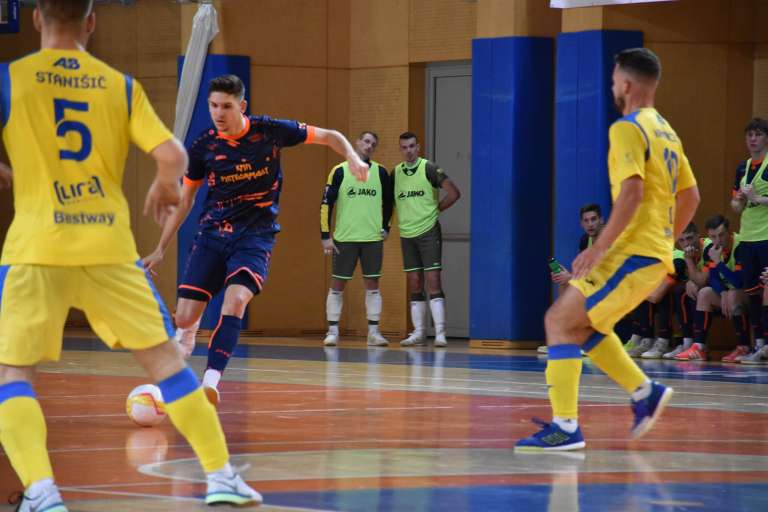 futsal, 8.-krog, meteorplast-šic-bar, bronx-škofije