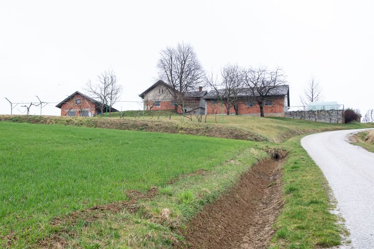 gornji-slaveči, nesreca, otrok, pomoč, sosedi
