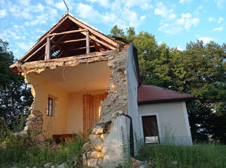 cerkev, mali vrh pri globokem, prvi zvon v samostojni sloveniji