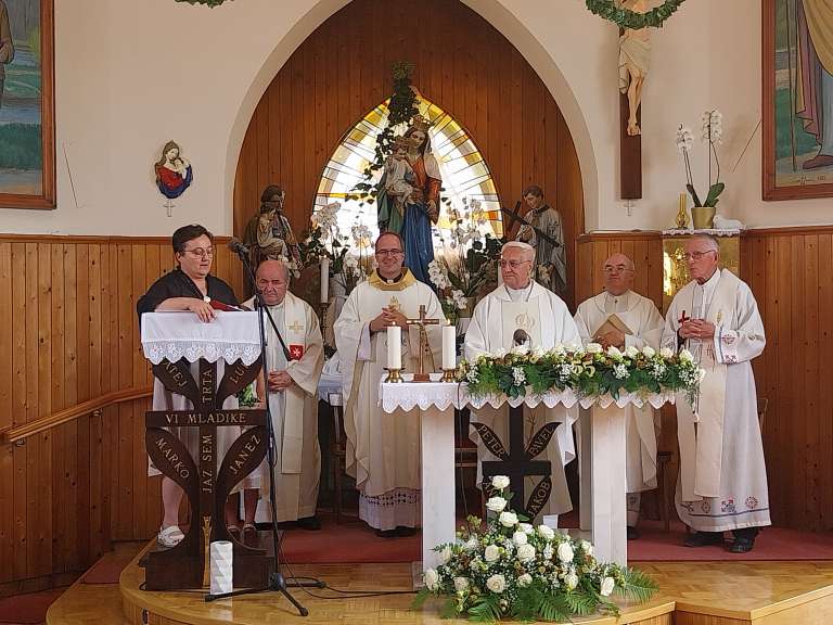 melinci, cerkev, duhovniki, proščenje