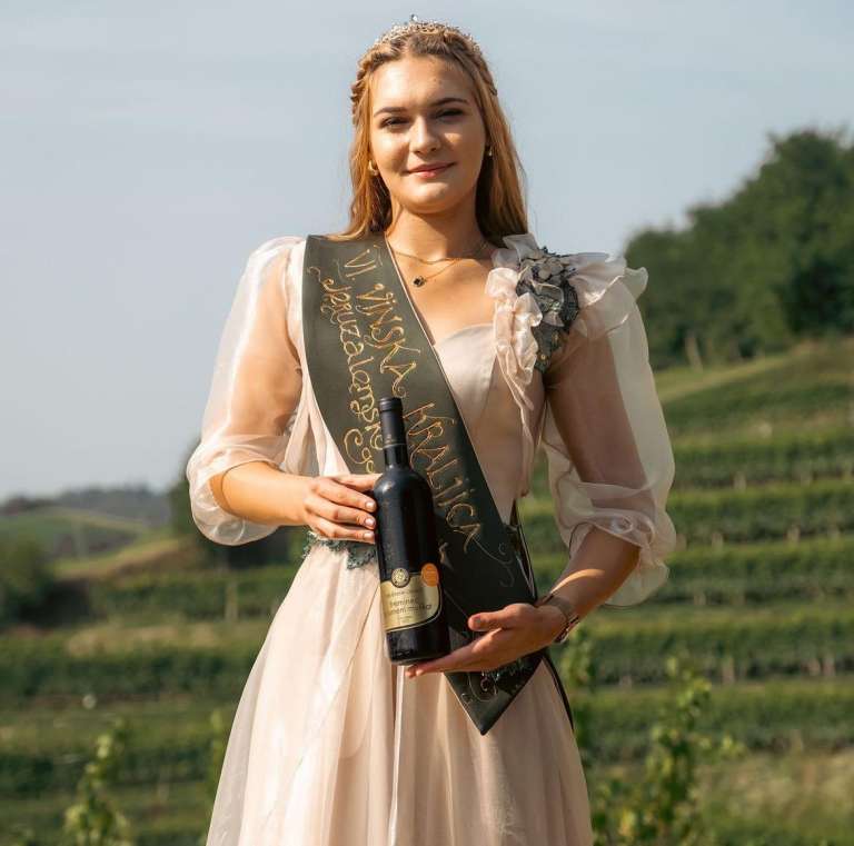 sandra-kumer, vinska-kraljica, jeruzalemsko-ormoške-gorice