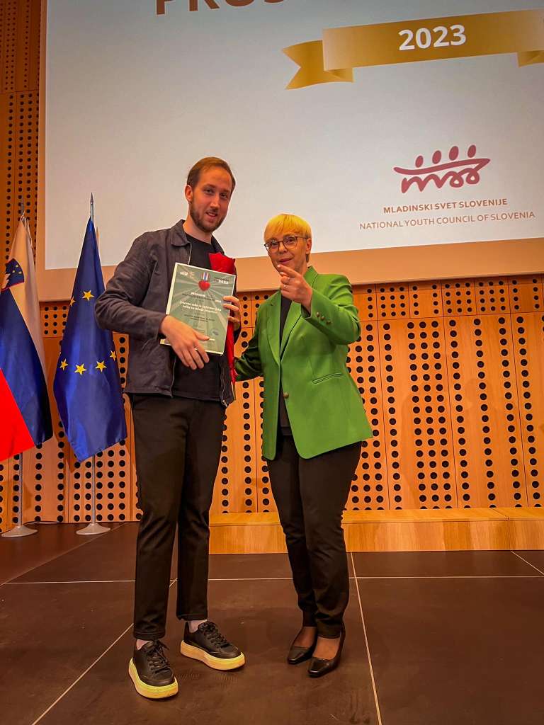 priznanje, društvo-kreativne-mladine, predsednica-države