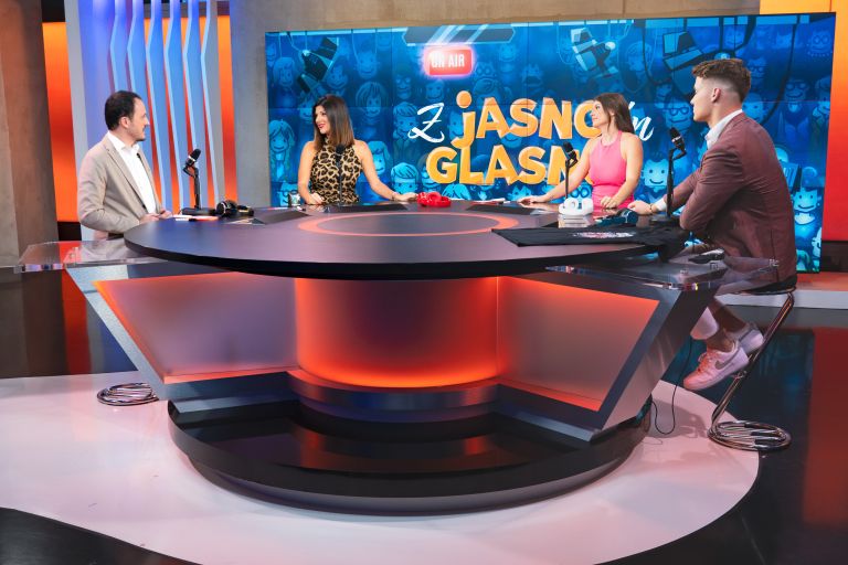 Z Jasno in glasno