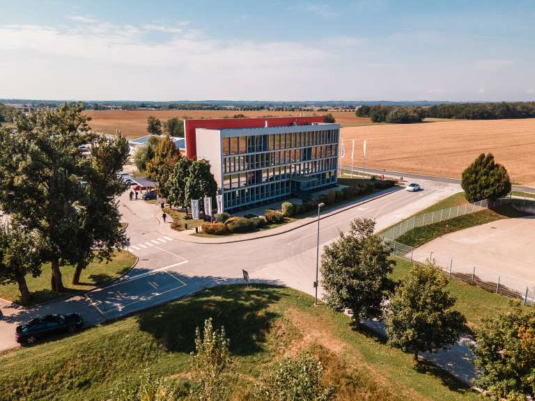 pomgrad, uprava, dron