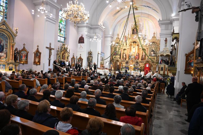 črenšovci, slavnostna-sveta-maša-in-pokop-posmrtnih-ostankov-telesa-jožefa-klekla.