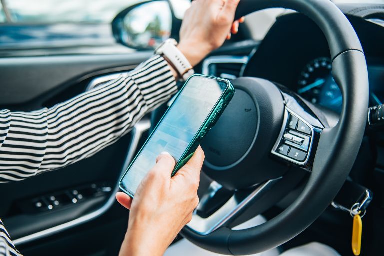 simbolična, telefoniranje-med-vožnjo, telefon, avtomobil