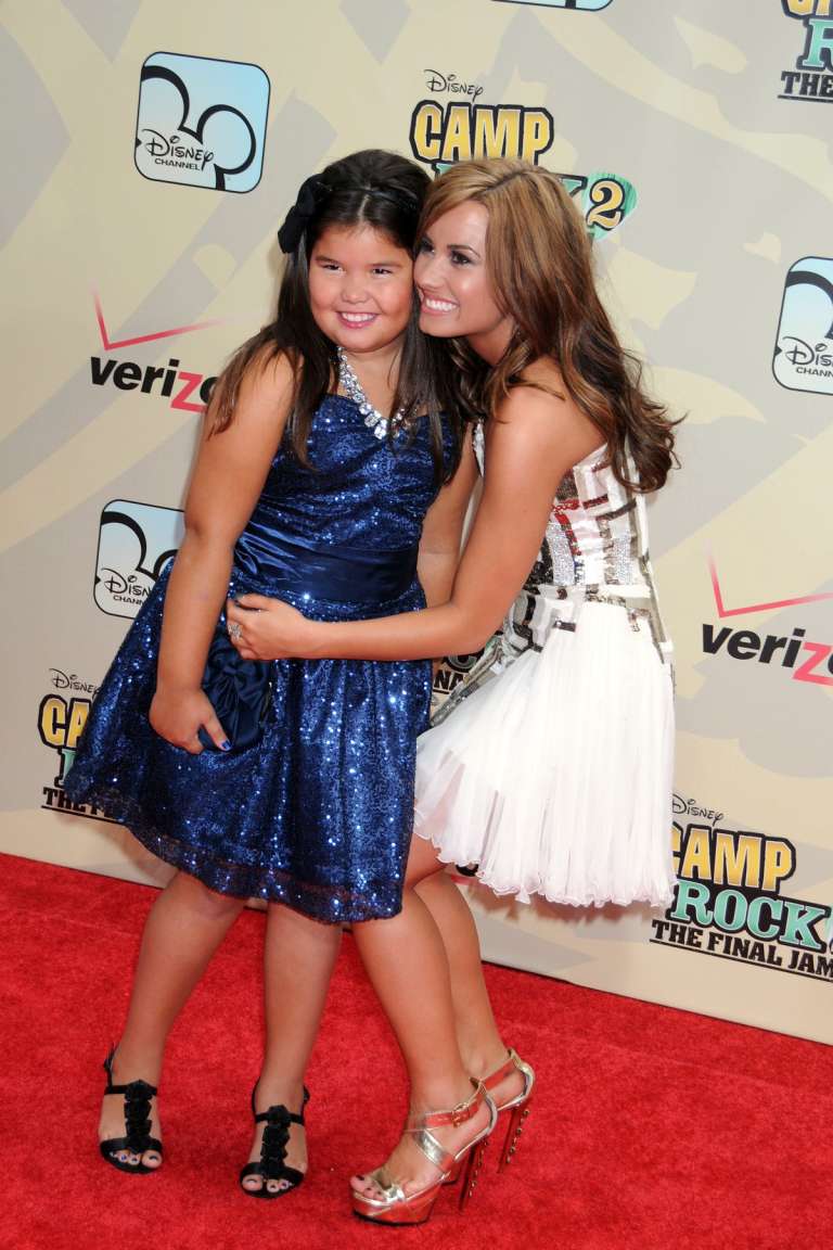 Madison De La Garza, Demi Lovato.jpg