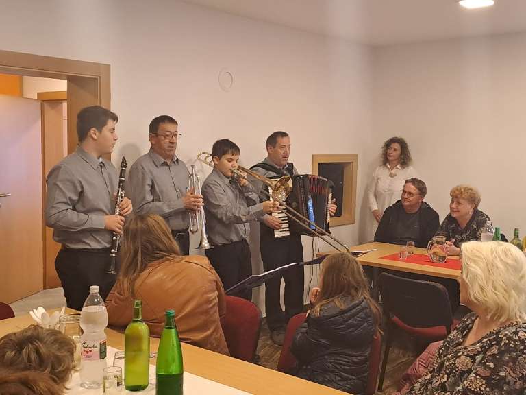 društvo-žena-kukeč, razstava-jedi
