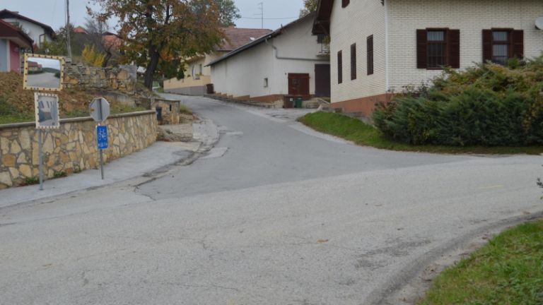 1537879386_em_urejanje_infrastrukture_drbetinci.jpg