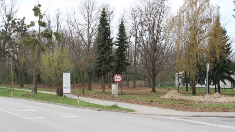 1524124717_mz_spominski_park.jpg