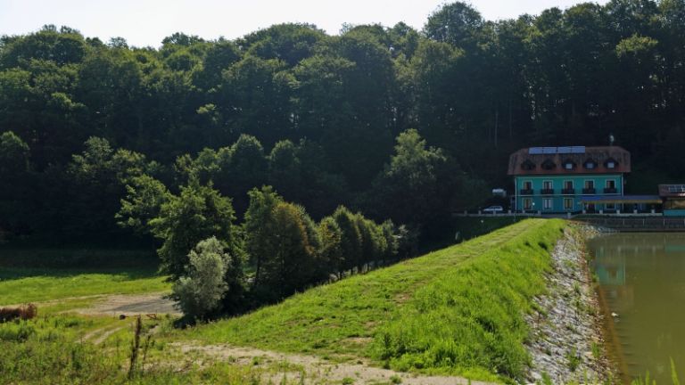 1564408443_cg_dezno_podlehnik_postajalisce.jpg