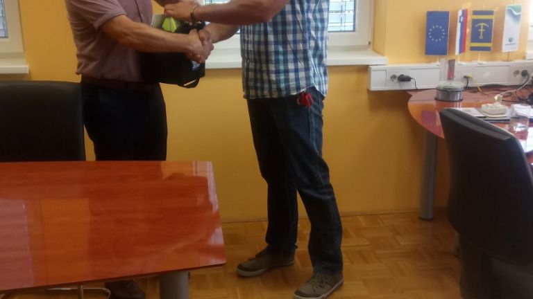 1538150448_em_defibrilatorji_cirkulane.jpg