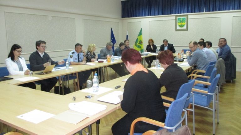 1492594305_em_seja_zetale.jpg
